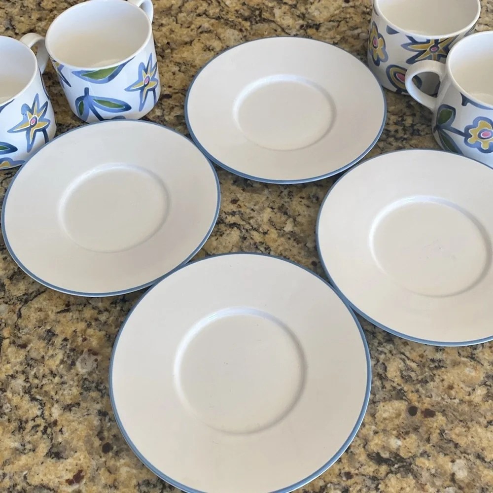 Pottery Barn off-white, Blue and Yellow Bunch, coffee/tea Mugs. Set of 4